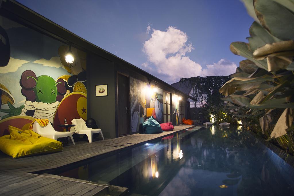 M Boutique Hostel Seminyak Buitenkant foto
