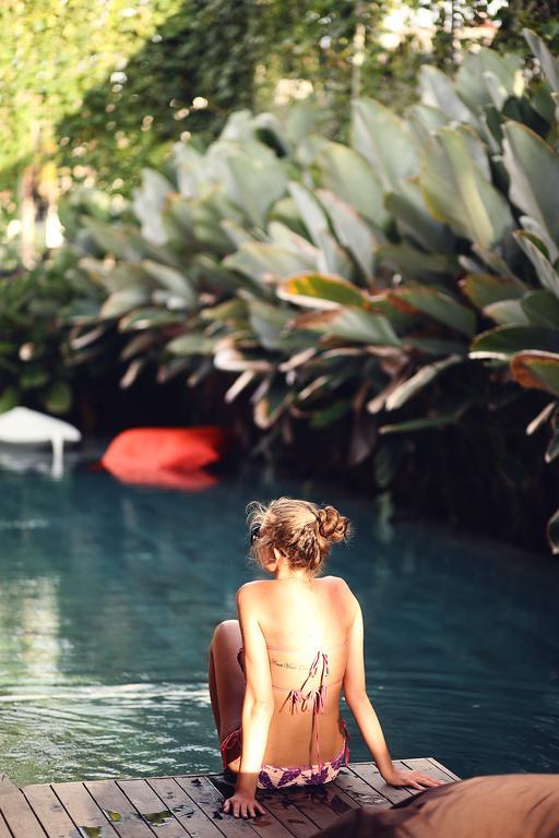 M Boutique Hostel Seminyak Buitenkant foto