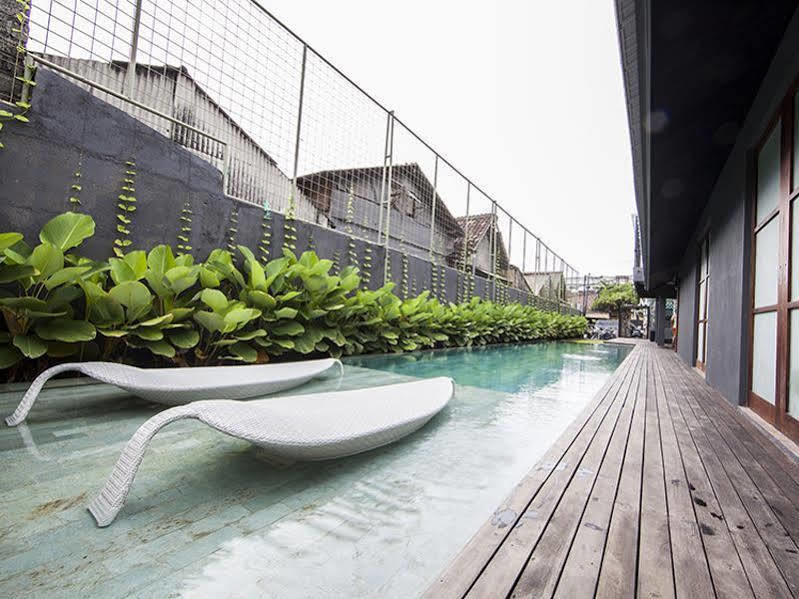 M Boutique Hostel Seminyak Buitenkant foto
